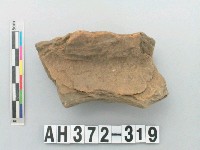 藏品(褐色細砂陶口緣)的圖片